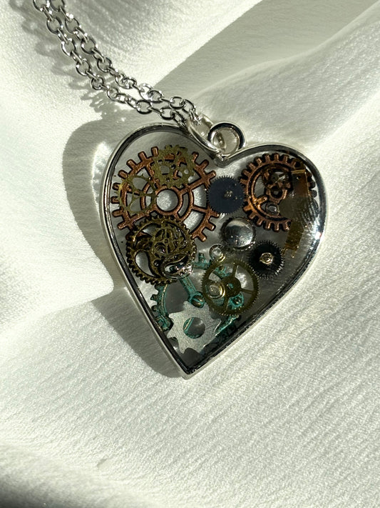 Ciondolo "Cuore Meccanico"